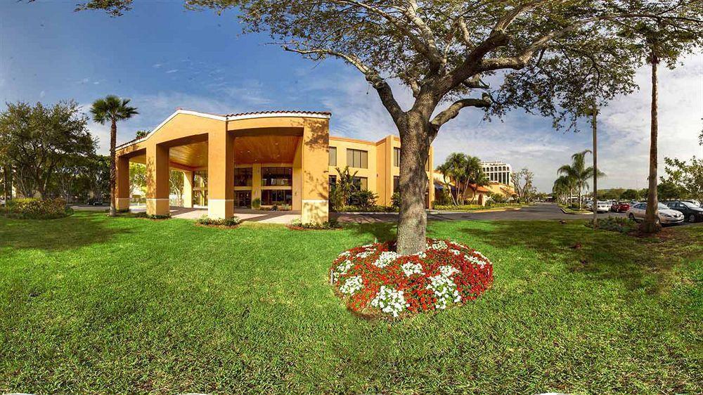 Courtyard By Marriott Bradenton Sarasota/Riverfront Экстерьер фото