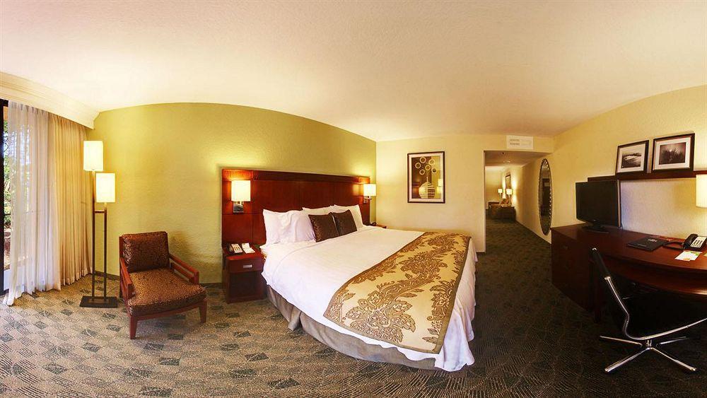 Courtyard By Marriott Bradenton Sarasota/Riverfront Экстерьер фото