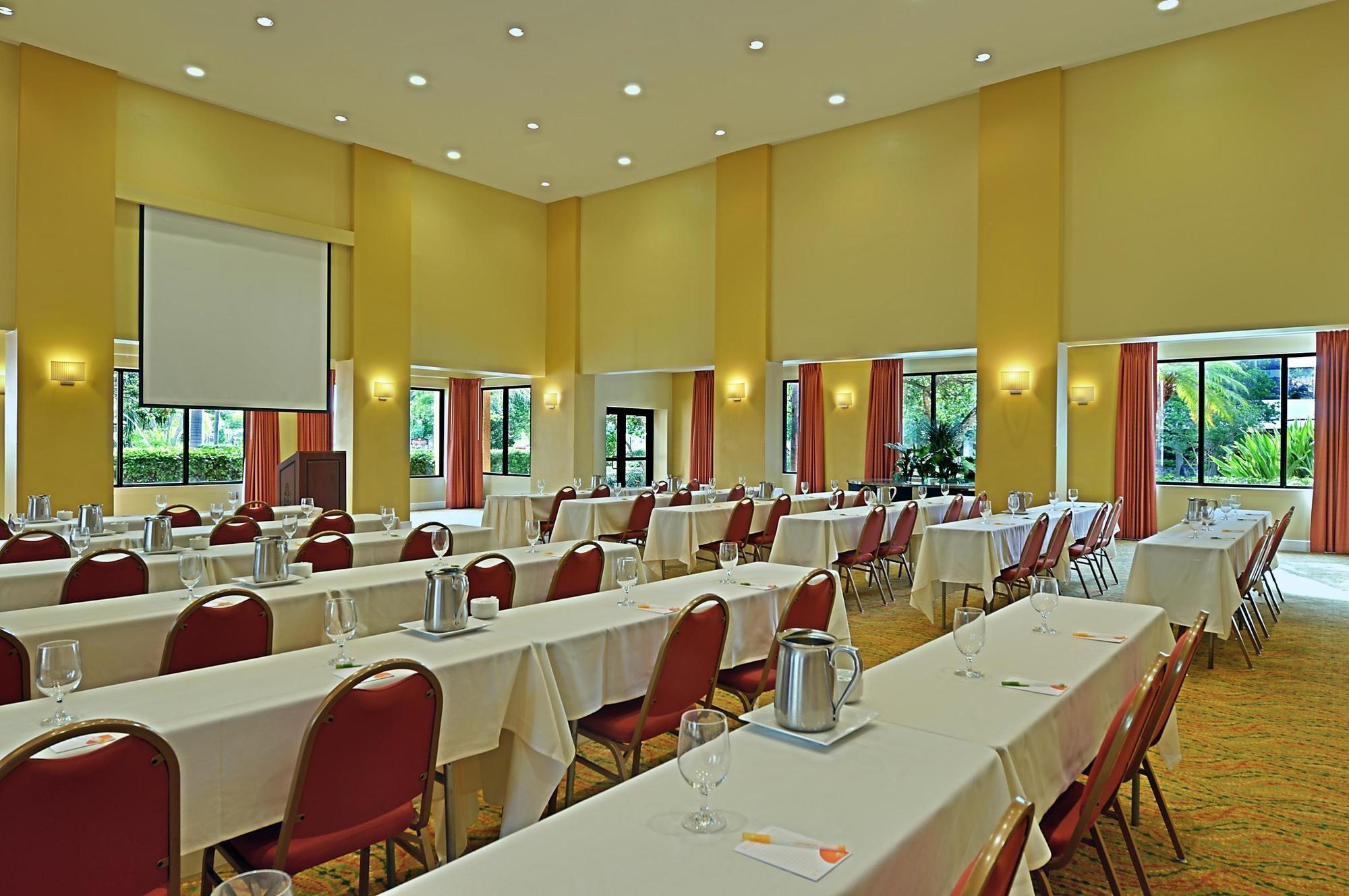 Courtyard By Marriott Bradenton Sarasota/Riverfront Экстерьер фото