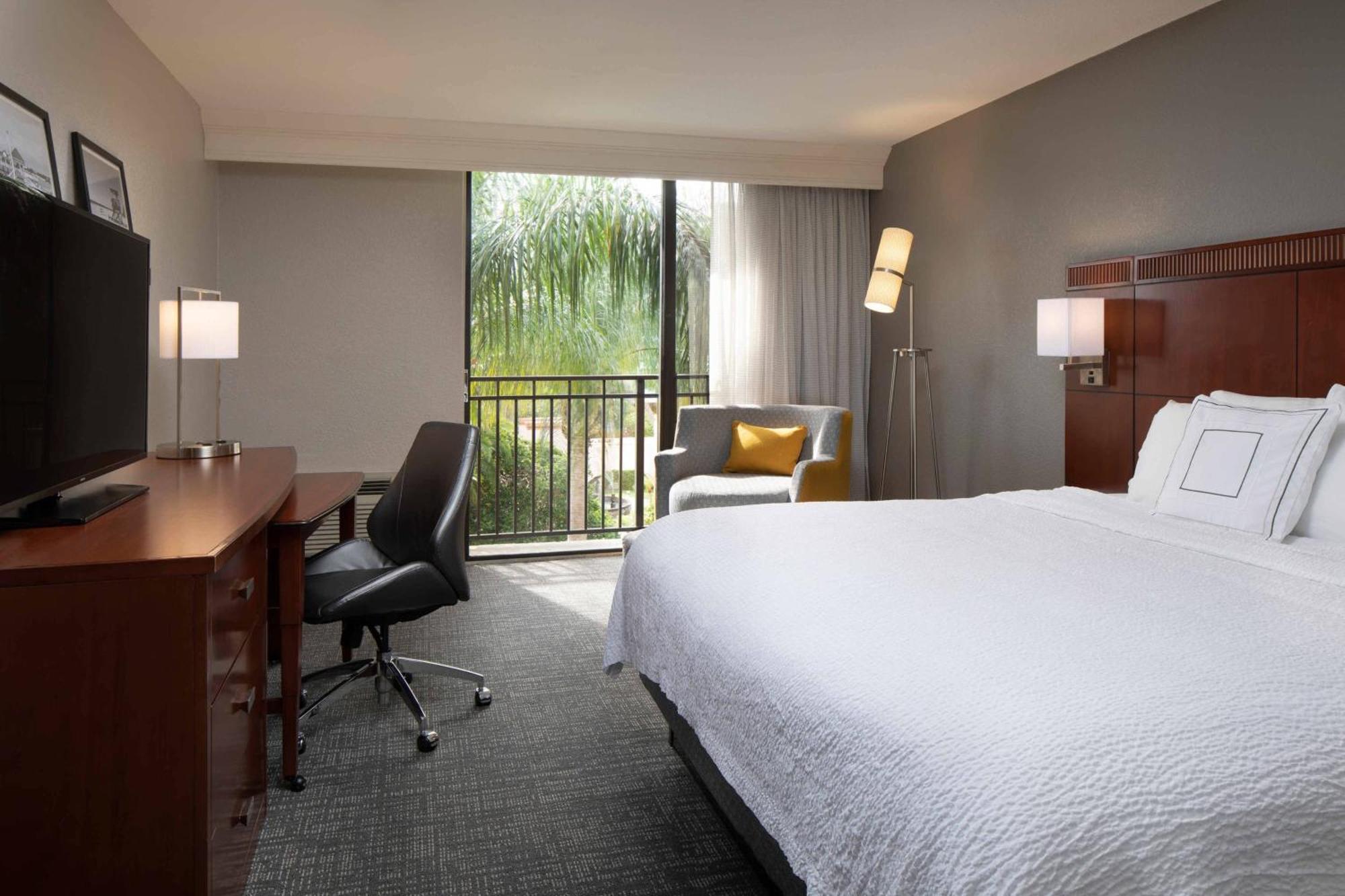 Courtyard By Marriott Bradenton Sarasota/Riverfront Экстерьер фото