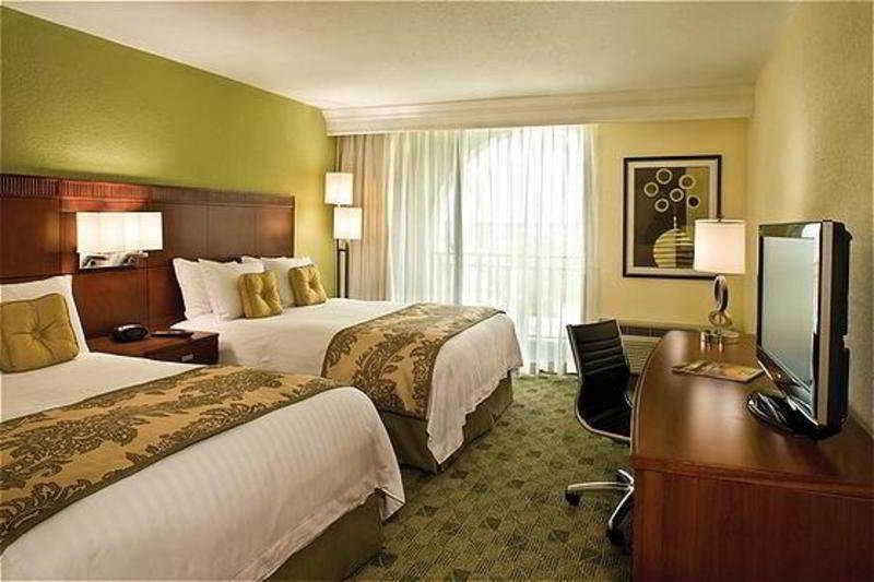 Courtyard By Marriott Bradenton Sarasota/Riverfront Экстерьер фото